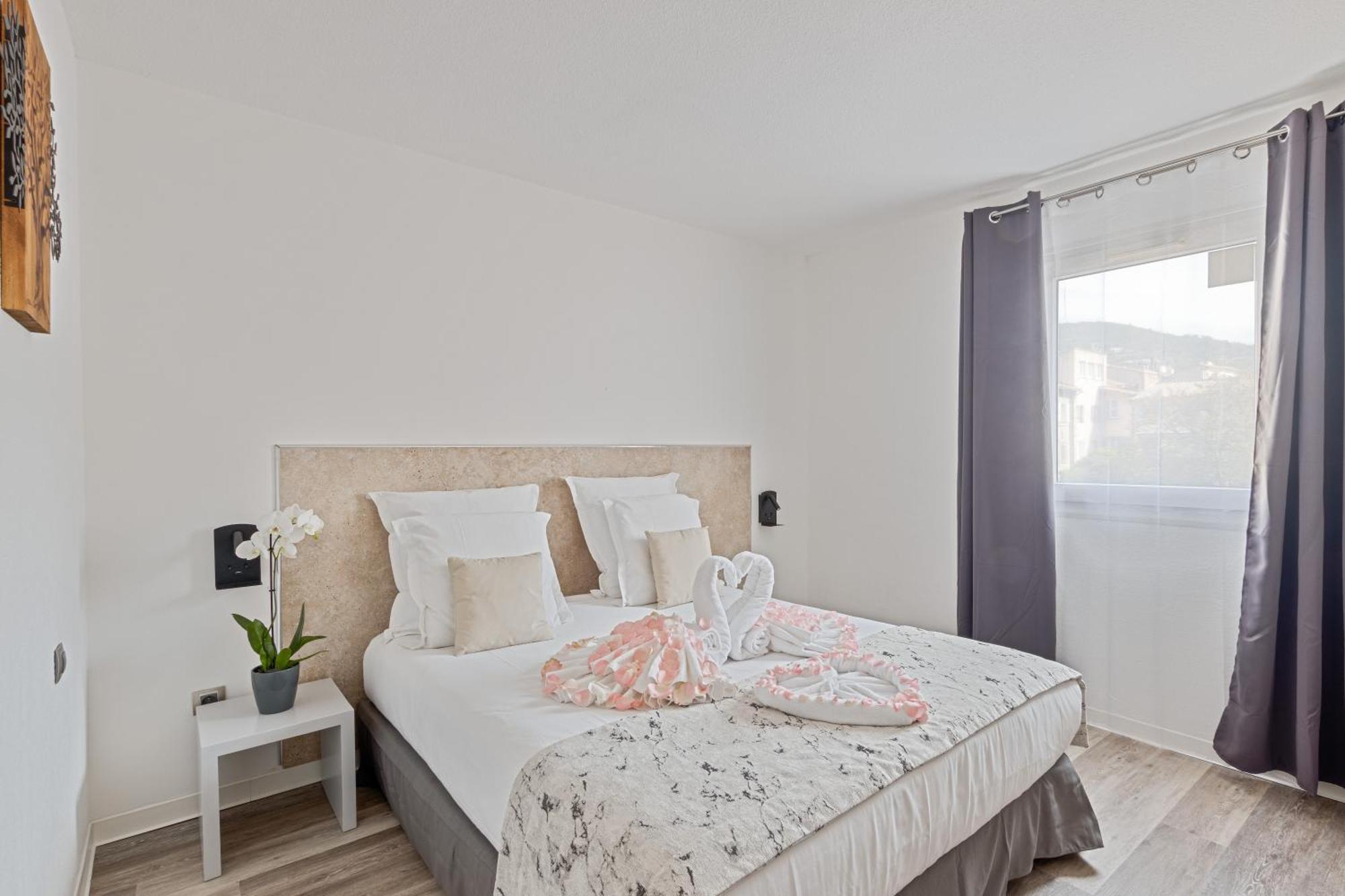 דראגיניאן Hotel Provence מראה חיצוני תמונה